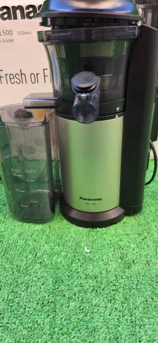 Licuadora Panasonic MJ-L500 Slow Juicer