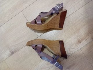 Sandalias Cuña Mujer.