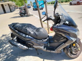 Kymco Maxi Scooter Negra/Gris Automática