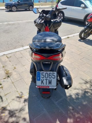 Kymco Maxi Scooter Negra/Gris Automática