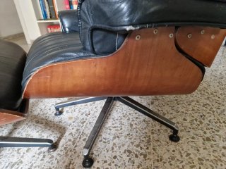 Sillón Eames Negro con Reposapiés