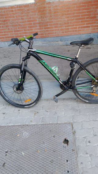 Bicicleta Montaña Negra y Verde