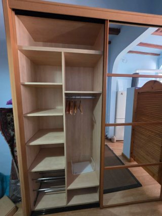Armario puertas correderas espejo madera