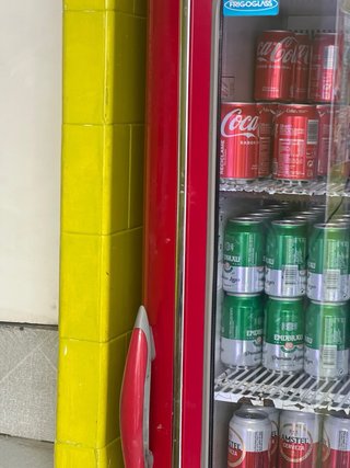 Nevera Coca-Cola Roja y Plateada
