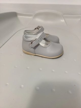 Merceditas grises clásicas talla 19
