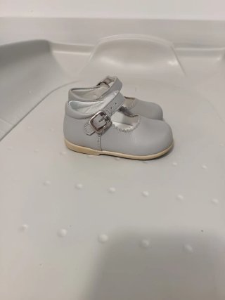 Merceditas grises clásicas talla 19