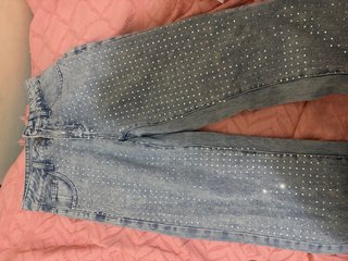 Pantalones vaqueros con brillos