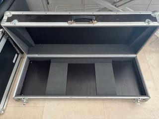 Yamaha MODX6+ y Flightcase