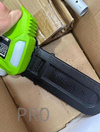 Tagliasiepi a Batteria Elevata
