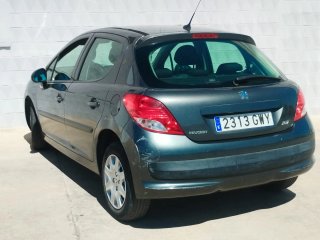 Peugeot 207 1.4i 2010