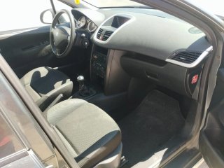 Peugeot 207 1.4i 2010