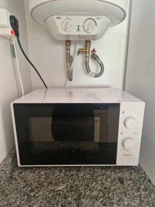 Mesa y 4 Sillas Comedor Diseño Moderno