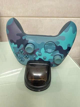 Mando Xbox Series X Camuflaje+ base carga doble