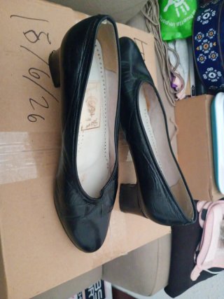 Zapatos de tacón negros para mujer