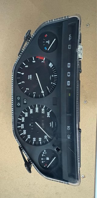 Cuadro instrumentos BMW E30 320i 325i