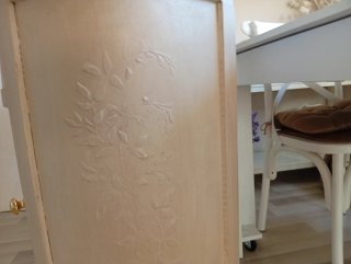 Mesitas de noche de bambú y madera