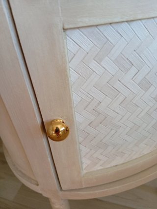 Mesitas de noche de bambú y madera