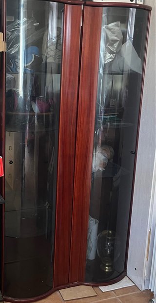 2vitrinas de madera