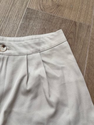 Pantaloncini Sartoriali Beige Vita Alta