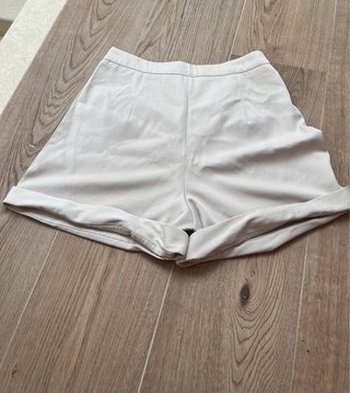 Pantaloncini Sartoriali Beige Vita Alta