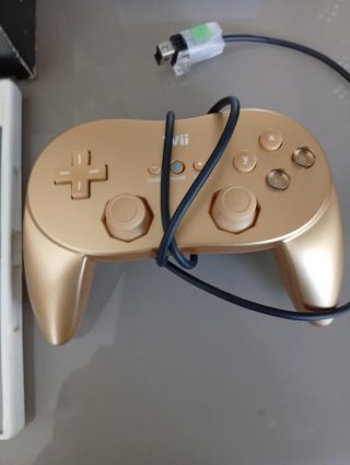 Goldeneye 007 Wii + Mando Dorado - edición especia