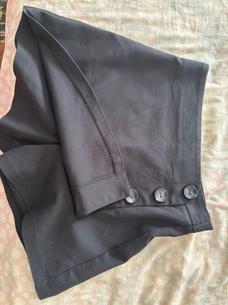 Falda-Pantalón negra con botones