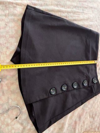 Falda-Pantalón negra con botones