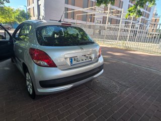 Peugeot 207 2011