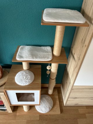 Rascador para gatos de madera y sisal