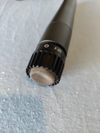 Micrófono Shure SM57 con funda y pinza