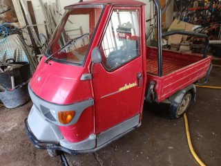 Motocarro Piaggio Ape 50 Triciclo Rojo