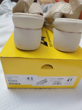 Sandalias 24 HORAS Beige y Dorado