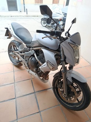 Kawasaki ER-6n Blanca