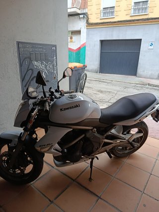 Kawasaki ER-6n Blanca