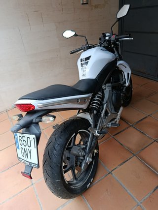 Kawasaki ER-6n Blanca