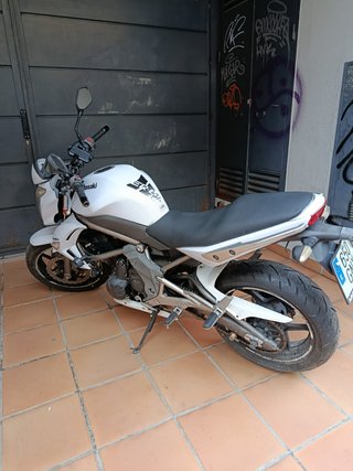 Kawasaki ER-6n Blanca