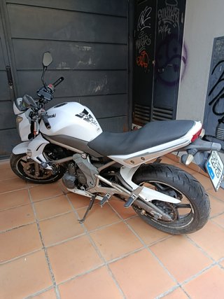 Kawasaki ER-6n Blanca