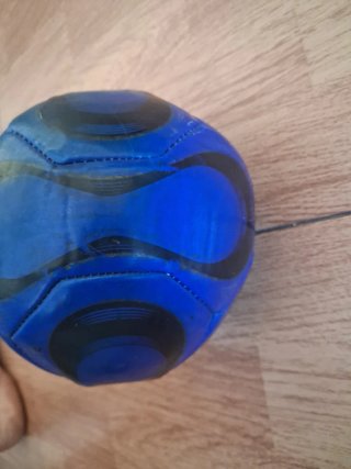 Balón de fútbol azul pequeño