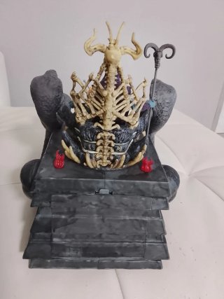 Masters of the Universe Skeletor Trono