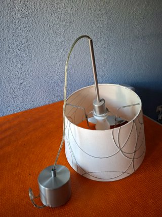 Lámpara de techo plafón plateada y blanca