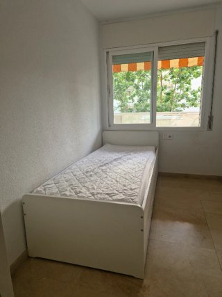 Cama individual blanca