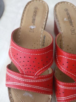 Sandalias cuña mujer piel