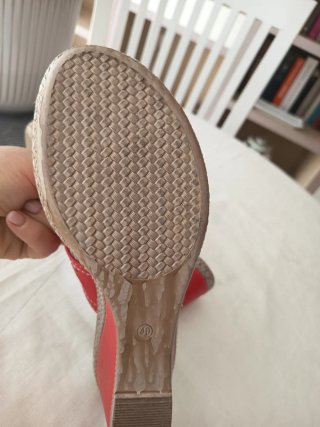 Sandalias cuña mujer piel