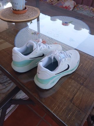 Zapatillas Nike Running Blancas y Turquesa