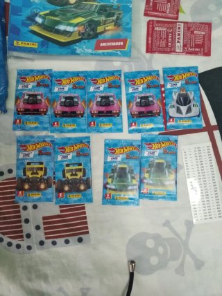 Album hot wheels en la carretera + 12 cartas