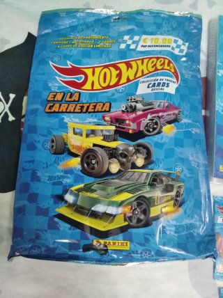 Album hot wheels en la carretera + 12 cartas