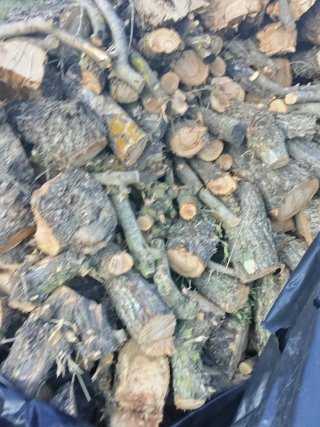 Leña de olivo para chimenea