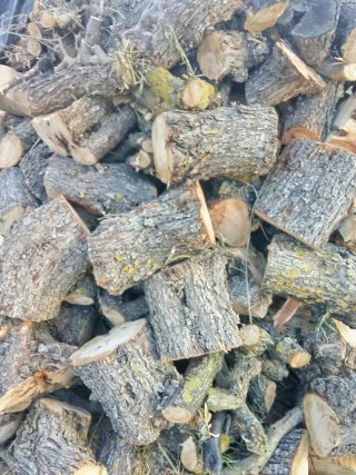 Leña de olivo para chimenea