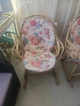 2 Mecedoras de Bambú con Cojines Florales
