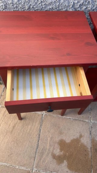 2 Comodini Rossi Ikea
